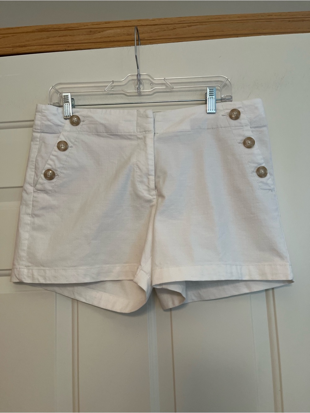 Women’s Loft nautical flat front ivory cotton blend high rise shorts. Size 6 - Picture 3 of 14